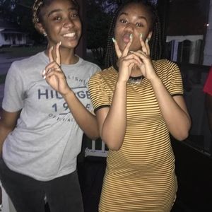 Meet your Posher, Dee